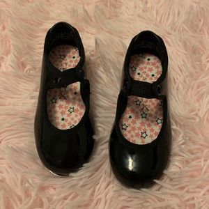 Tap shoes for little girls